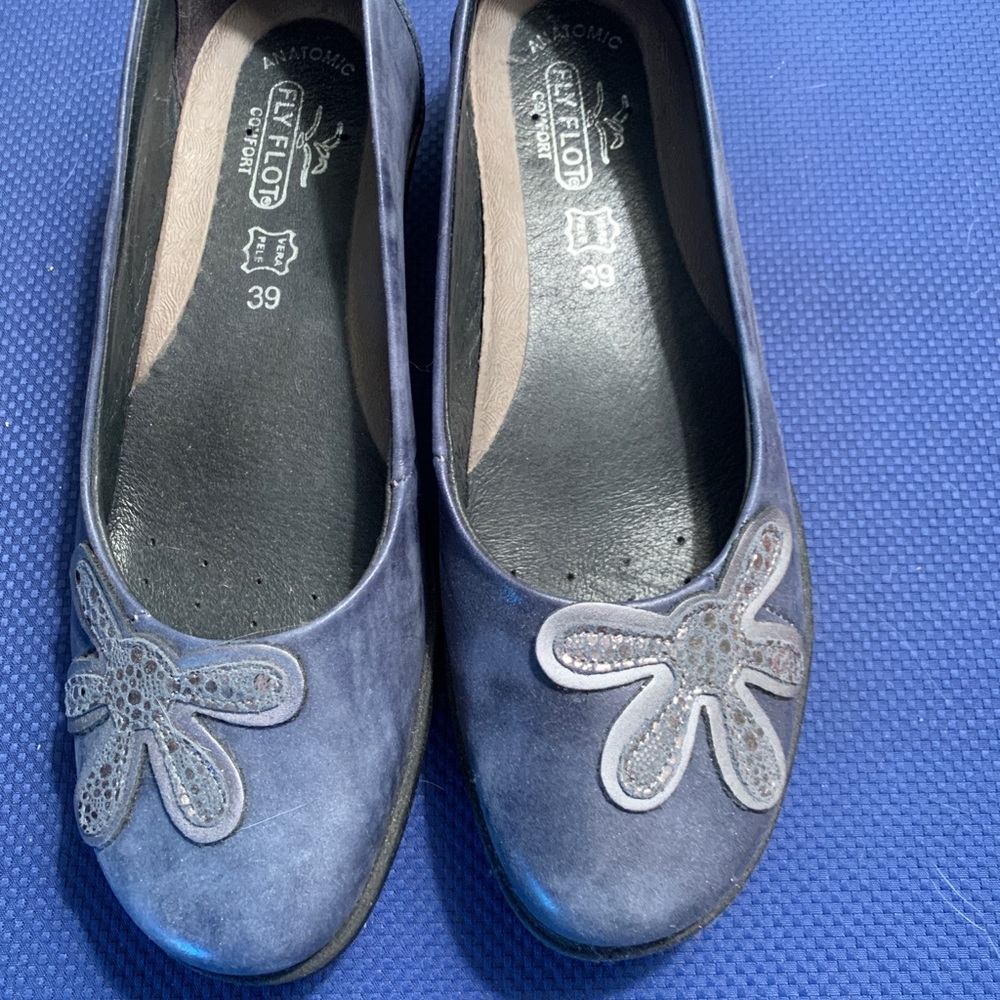 Blue flats - Picture 2 of 5